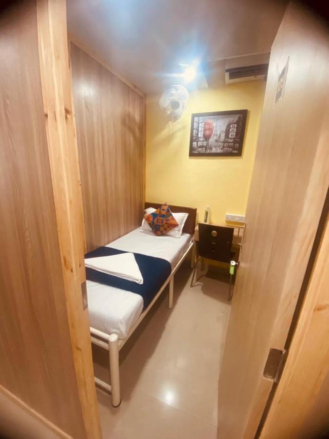 Royal Cabin Stay มุมไบ ภายนอก รูปภาพ