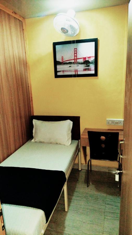 Royal Cabin Stay มุมไบ ภายนอก รูปภาพ